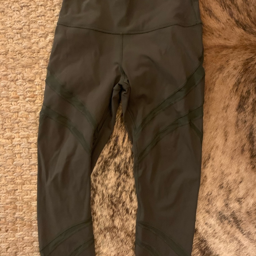 Lululemon army green leggings size 8